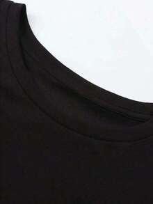 Camiseta de cuello redondo y manga corta para mujeres impresa con tres estampados de patrón de amor a cuadros - Negro - Ver 3