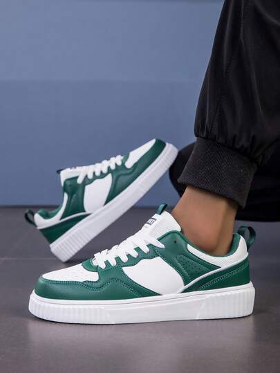 Baskets blanches respirantes d'été pour hommes, nouvelles chaussures de skate casual, baskets polyvalentes pour le sport, chaussures unisexes pour couple