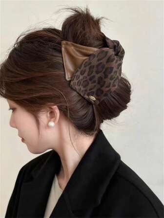 1 件复古优雅皮革和织物豹纹三角形发夹，马尾辫夹，适合服装、海滩、日常穿着、发饰、波西米亚风格优雅发夹冬季发夹