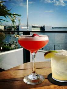 Copas de champán con platillo al estilo británico, vasos de cristal reforzado - Vajilla multiusos para festivales, celebraciones, banquetes y bodas | Opción de regalo ideal - transparente - Ver 9