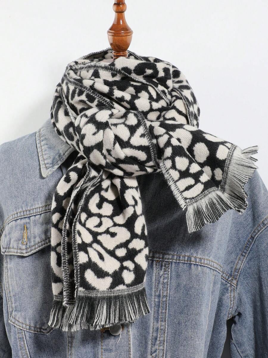 1pc Men's Casual Versatile Fashionable Leopard Print Tassel Scarf/Neck Warmer, Suitable For Winter Everyday Wear