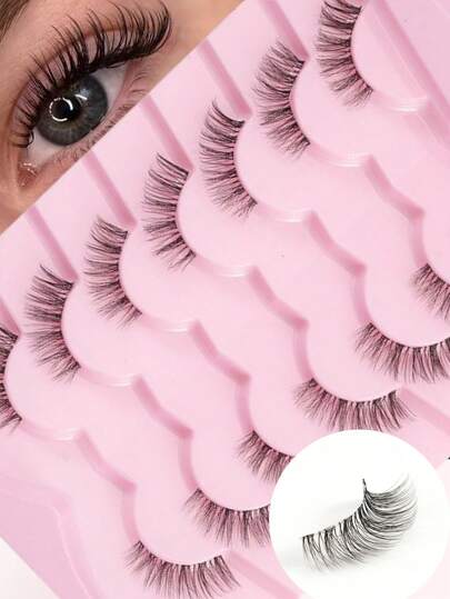 7 对半睫毛透明带猫眼假睫毛 | 短而柔软的 3D 仿貂皮，蓬松自然卷曲外观，持久定型且防汗，非常适合中东日常妆容、斋月聚会婚礼和派对妆容