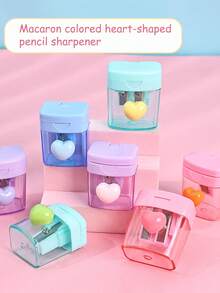 4 قطع مبراة أقلام بشكل قلب كرتوني بألوان الماكرون، مزودة بغطاء شفاف وفتحتين، مناسبة لمختلف أنواع الأقلام، تجليخ ناعم عالي الجودة لاستخدام طلاب المدارس الابتدائية والأطفال في التعلم والامتحانات