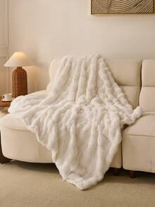 1pc White Double-Sided Cozy Rabbit Fur Plush Blanket Plush Blanket, Soft Warm Faux Fur Luxury Style Throw For Multi-Purpose Use In Living Room, Bedroom And Sofa Queen Twin King Size Luxury Fluffy Long Plush Blanket Bedding Throw Soft And Comfortable Couches Blankets For Home, Domitory Bedding Back School Bedding - White - View 2