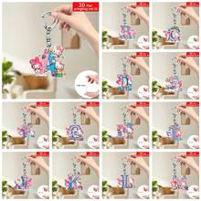 Sanrio Impresión plana 2D, 1 llavero acrílico de Sanrio, 26 letras del alfabeto en inglés de Melody y Hello Kitty, colgante con inicial de nombre, colgante de bolso lindo, llavero de pareja, llavero de coche, adecuado para Navidad, Acción de Gracias, decoración del Día de San Valentín, regalo de carnaval, regalo de Navidad Impresión plana 2D