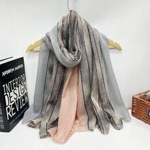 1 件女士新款时尚休闲柔软舒适透气防紫外线保暖围巾，适合日常穿着、节日庆典、礼物、秋冬、加大码、巴厘岛雪纺材质、几何条纹印花图案女士头巾围巾披肩
