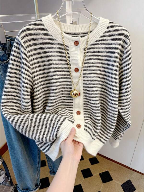 Women's Autumn And Winter Black And White Striped Classic Retro Casual Versatile Cardigan, Suitable For Daily Leisure, Office, Home, Party And Other Occasions, Halloween, Christmas, New Year, Valentine's Day And Other Occasions