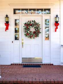 1 pieza Guirnalda de Navidad artificial de 5.8 pies con bayas rojas, hojas de acebo y decoración de flores de ratán para la decoración del hogar