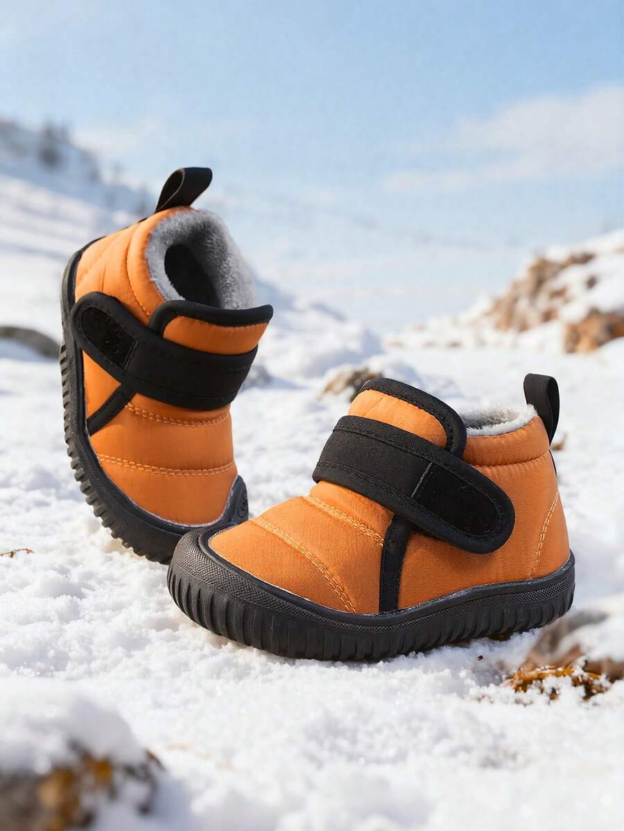 1双幼儿男童黄色中筒雪地靴，带扣，柔软羊毛内衬，圆头，平底，舒适保暖，时尚简约风格，适合冬季户外活动、室内保暖、节日和新年穿着。 - 黃色 - 查看 1