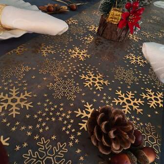 圣诞雪花烫印桌面桌旗，优雅奢华的金色氛围，家庭晚宴装饰，圣诞快乐室内外装饰。圣诞节或新年/冬季雪天浪漫桌面装饰网格桌旗