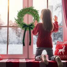de pino Norfolk de Navidad, de Navidad realista para puerta delantera con hojas doradas y lazos de terciopelo rojo clásico, coronas de cedro de invierno de 13.pulgadas para ventanas de - Verde - Ver 5