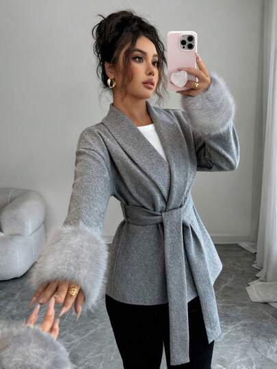 Abrigo largo de mujer con cuello de chal, cinturón y adorno de piel sintética de manga larga con tejido de tela