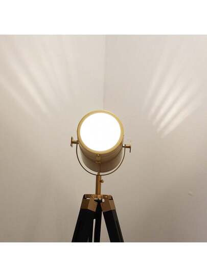 Alpinaluz Cinema Tripod Vloer Lamp Natural Wood Adjustable Height Vintage view 9