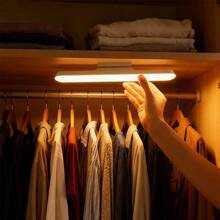 Mirror Light Bar Dimmable Touch Light 3 In 1 Light Color Changeable Built-In Battery Rechargeable Adjustable Angle And Magnet Mount For Reading Closet Cabinet Wireless LED Closet Kitchen Portable Light Bar For Vanity Makeup Mirror,1pc Led Vanity Light For Makeup Mirror, Wall Lamp, Bathroom, Usb Chargeable, Multifunctional Desk Reading Lamp, Bedroom, Dormitory, Eye Protection