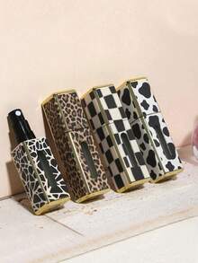 1 confezione da 5ml di bottigliette di ricarica per profumo quadrate con stampa leopardata, flaconi spray per profumo portatili e ricaricabili, mini spray da viaggio con stampa leopardata e floreale. Bottigliette di ricarica portatili per il fondo, bottigliette dispensatrici quadrate, flaconi spray. Riutilizzabili. Bottiglie con separatore di liquidi. - Multicolore - Visualizzare 3