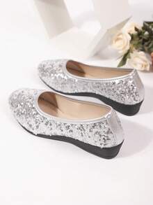 2026 Nuevos zapatos planos de mujer con lentejuelas de moda, livianos y cómodos mocasines slip-on, adecuados para madres