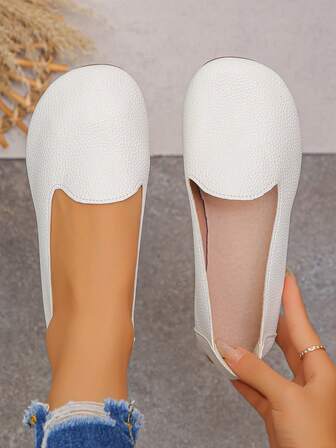 New Stylish, Casual, Flat-Bottomed, Round-Toed, Lightweight And Comfortable Shoes For Girls And Teenagers In The 2025 Season