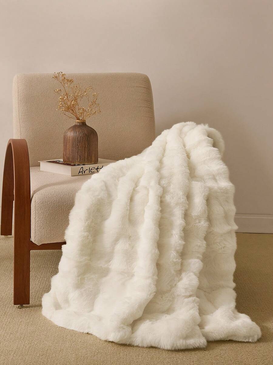 1pc White Double-Sided Cozy Rabbit Fur Plush Blanket Plush Blanket, Soft Warm Faux Fur Luxury Style Throw For Multi-Purpose Use In Living Room, Bedroom And Sofa Queen Twin King Size Luxury Fluffy Long Plush Blanket Bedding Throw Soft And Comfortable Couches Blankets For Home, Domitory Bedding Back School Bedding - White - View 1