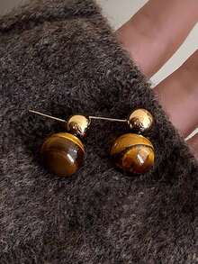 1 对简约优雅奢华复古法式虎眼石琥珀色圆球设计独特耳环，适合女性派对和活动
