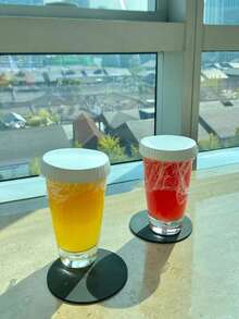 200 piezas Tapas de vasos de papel de gran diámetro, cubiertas antipolvo para vasos, adecuadas para restaurantes, salones de belleza, hoteles, cafeterías - Tapas de vasos de papel blanco - Duraderas, apilables, tapas de vasos de viaje, cubiertas antipolvo - Para café, té, zumo, adecuadas para fiestas, picnics, cafeterías, catering, viajes y eventos para bebidas calientes y frías - Mantienen las bebidas limpias y