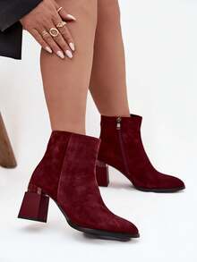 Eleganti stivaletti alla caviglia da donna realizzati in pelle scamosciata naturale su tacco a blocco, isolati, D&A CR52-718 Rosso Nero - Rosso - Visualizzare 5