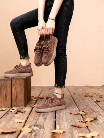 2025年冬季新款女士羊毛内里保暖冬鞋，厚底防滑百搭舒适圆头靴