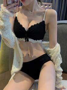 Wireless Bra And Panty Set, Perfect For Beautiful Breasts And Backs. Sexy French Underwear With Firm Support, Cleavage Enhancement, And Soft, Beautiful Undergarments. Perfect For Day And Night. Cute Bra And Panty Set With Butterfly And Non-Woven Fabric Embroidery, Ribbon, And Eyelet Embroidery. No Cup Details. Cute, Plain, And Breathable. Perfect For Spring, Summer, Fall, And Winter. - 黑色的 - 查看 6