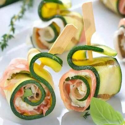 100/20 piezas Pinchos de bambú, Palitos de bambú de madera, Palillos planos elegantes, Adecuados para fiestas, bebidas, sándwiches, frutas, parrilla, bandejas de comida cocida, suministros escolares, brochetas, salchichas, aperitivos, olla caliente, etc. Palitos de bambú de madera natural, Mini comida