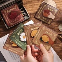 1 件花卉皮革书签、经典缝合书签、带皮绳的书签、PU 书签夹计划器配件、植物花卉主题，适合女性、男性、爱书人、读者、生日礼物 - 均碼 - 查看 9