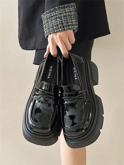Mocasines con suela gruesa y tacón ancho para mujer, zapatos casuales de estilo británico retro con plataforma brillante y slip-on para el colegio
