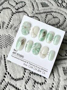 10 Peças de Unhas Postiças Feitas à Mão, Presentes de Natal, Unhas Falsas, Unhas Curtas Postiças, Degradê Avançado, Linhas Douradas Tridimensionais, Flores Esmaltadas à Mão, Unhas Verdes, Frescas e Elegantes, Unhas Curtas, Unhas Ovais, Adequadas para Meninas que Amam Beleza para Usar Diariamente e como Presentes para Festas, Adequadas para o Dia dos Namorados, Natal, Ano Novo.