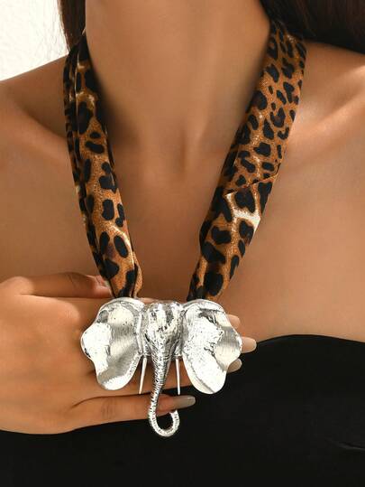 1pc Fashionable Vintage Leopard Print & Textured Elephant Pendant Necklace, Suitable For Gifting To Mothers, Elders, Best Friends, Wear For Party And Daily Occasions