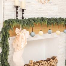 Wieniec z sztucznych pnączy bożonarodzeniowych 70,86 cala, sztuczne pnącza z Norfolk, wieniec bożonarodzeniowy z cedru, świąteczna girlanda rattanowa, dekoracja kominków na Boże Narodzenie, dekoracja stołu jadalnego i ganku, dekoracje do wnętrz i na zewnątrz, dekoracje świąteczne w stylu rustykalnym, dekoracje na Boże Narodzenie, Wielkanoc, przyjęcie weselne na Święto Dziękczynienia - Zielony - Zobacz 10