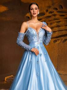 Verzaubertes Saphir-Blumen-Perlenballkleid mit transparentem V-Ausschnitt und Kristallärmel - opulentes Abendkleid für Hochzeitsgäste auf dem roten Teppich, handbestickte Tüll-Abendeleganz für Galas