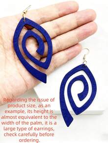 1 Pair Wooden Hollow Cut-Out Pendant Earrings, Oversized Exaggerated Personalized Earrings - Navy Blue - View 8