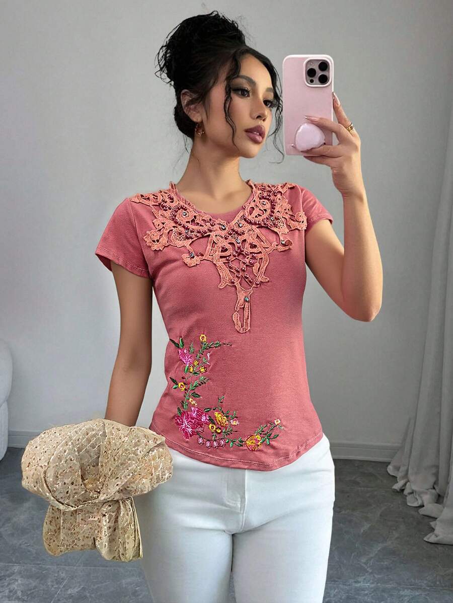 Blusa con bordado alegre con flores coloridas manga corta, aplicación en el cuello de encaje, artesanal, casual, diario, cuello redondo, fresco - Rosa Pálido - Ver 1
