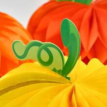 6 piezas de adornos de bolas de panal de Halloween para Acción de Gracias, flores de calabaza, bolas de flores de papel, accesorios de decoración para fiestas navideñas y aulas. - Conjunto de tres piezas (2 juegos) - Ver 4