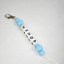 1 pieza Llavero personalizado de bola de silicona redonda, letras inglesas personalizadas, llavero con nombre, accesorios para bolsos, regalos para familiares y amigos, accesorios de vestir, elegante otoño, novio, novia, familia, amigos, baratijas - llavero de cuentas de madera - Ver 45