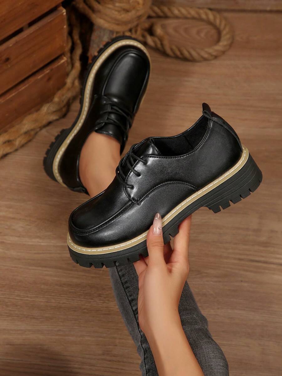 Mocassini con suola spessa da donna taglie forti, nuovi stile college primavera 2025, scarpe casual con lacci e punta tonda, in pelle