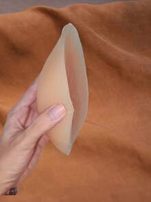 1 قطعة إدراج صدر صناعي من السيليكون بشكل قطرة الماء، خفيف الوزن للاستخدام بعد استئصال ، مناسب للملابس ذات الفتحة السفلية، مريح وقابل للتنفس، حافة ناعمة وخالي من الحواف، شكل ثدي واقعي