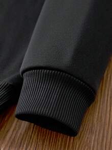 Young Boy Christmas Tree & Gift Print Thermal Lined Crew Neck Long Sleeve Sweatshirt, Casual Winter Wear