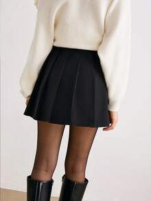 Keke Bloomly New Elegant Slim-Fit Mini Pleated Skirt, Featuring Fashionable, Minimalist, Vintage Design, Versatile For Daily Wear, Casual Outings, School Activities, Back-To-School Season, And Women's Valentine's Day - Black - View 4