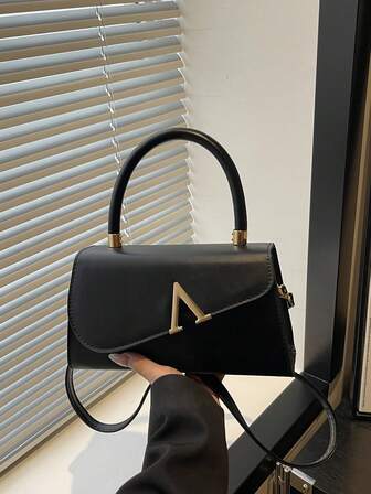 时尚纯色简约金属锁扣装饰防水PU手提袋，适合购物、携带，适合年轻人、大学生、年轻职场人士、上班族。是办公室、大学、工作、商务、通勤、户外活动、旅行和短途旅行的理想之选。