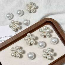 12 pièces DIY Fleurs en faux perles détachables élégantes et à la mode, boutons décoratifs polyvalents convenant pour les sandales de plage, les chaussures plates, les baskets, les lacets, cadeau pour les vacances