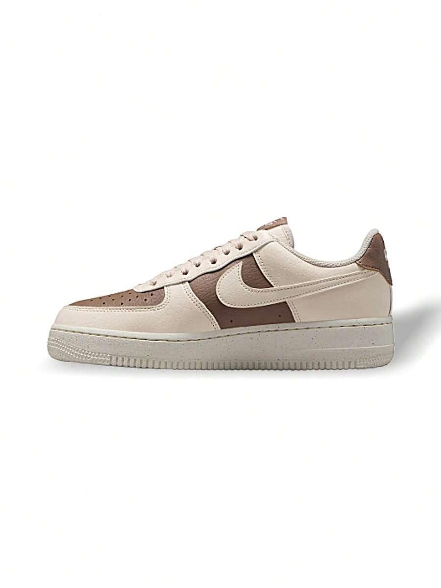 Nike 空军生活运动鞋吸汗透气保暖多功能标志纯色易洗速干运动户外跑步日常上学女款棕色/米色 IH0585-200 - 棕色/米色 - 查看 1