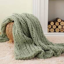 Battilo Beige Chunky Knit Throw Blanket, Soft And Thick Chenille Throw Blanket, 50x60 Handmade Knit Crochet Blanket, Cozy Knot Knitted Throw Blankets Couch Home Decor, Taupe - 綠色 - 查看 3
