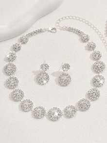 طقم مجوهرات فاخر مرصع بالكامل بالماس لامع، يشمل أقراط وقلادة، مكون من قطعتين، مناسب للنساء في مناسبات الزفاف والخطوبة والحفلات والعشاء الرسمي