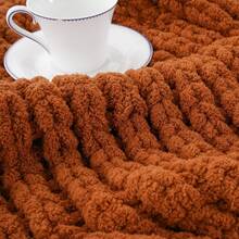 Battilo Beige Chunky Knit Throw Blanket, Soft And Thick Chenille Throw Blanket, 50x60 Handmade Knit Crochet Blanket, Cozy Knot Knitted Throw Blankets Couch Home Decor, Taupe - 焦糖 - 查看 7