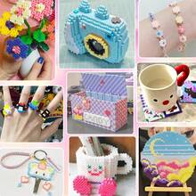 18000+ piezas Juego de cuentas de fusión de 2.6mm de colores variados, cubo de almacenamiento de plástico transparente portátil, colgante DIY, joyería, con tablero de clavijas, diversos patrones según las instrucciones, 5 piezas de llavero, cuerda colgante mixta, accesorios de colgante con borla, regalo para fiesta de Navidad, cumpleaños, Halloween, Juego de recarga de cuentas de fusión de 2.6mm multicolor