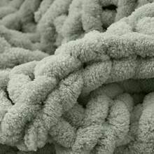 Battilo Beige Chunky Knit Throw Blanket, Soft And Thick Chenille Throw Blanket, 50x60 Handmade Knit Crochet Blanket, Cozy Knot Knitted Throw Blankets Couch Home Decor, Taupe - 綠色 - 查看 4